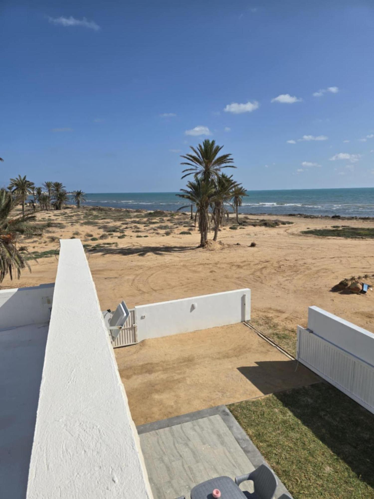 Villa Djerba Bord De Mer Al Haddadah Exterior foto