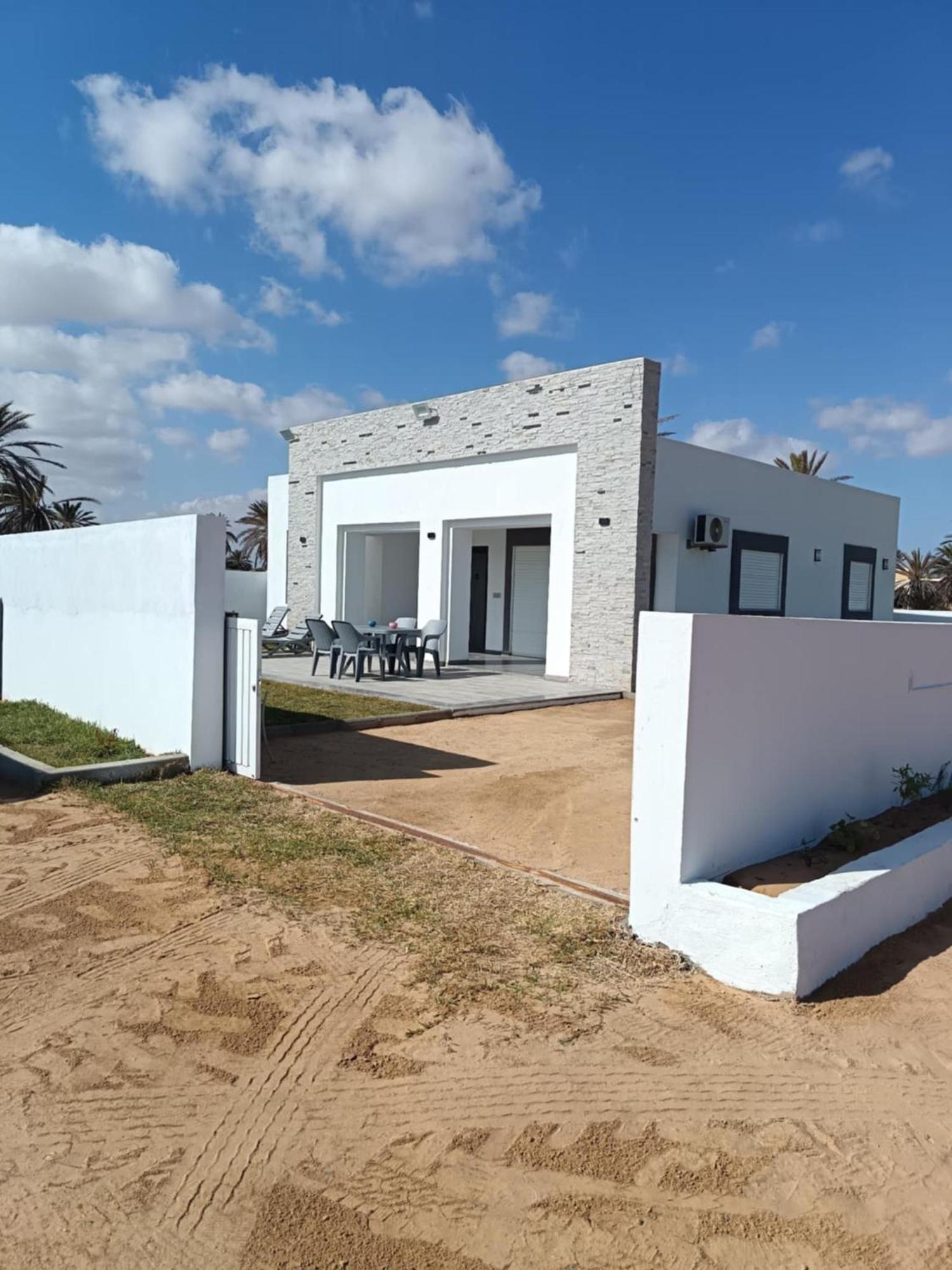 Villa Djerba Bord De Mer Al Haddadah Exterior foto