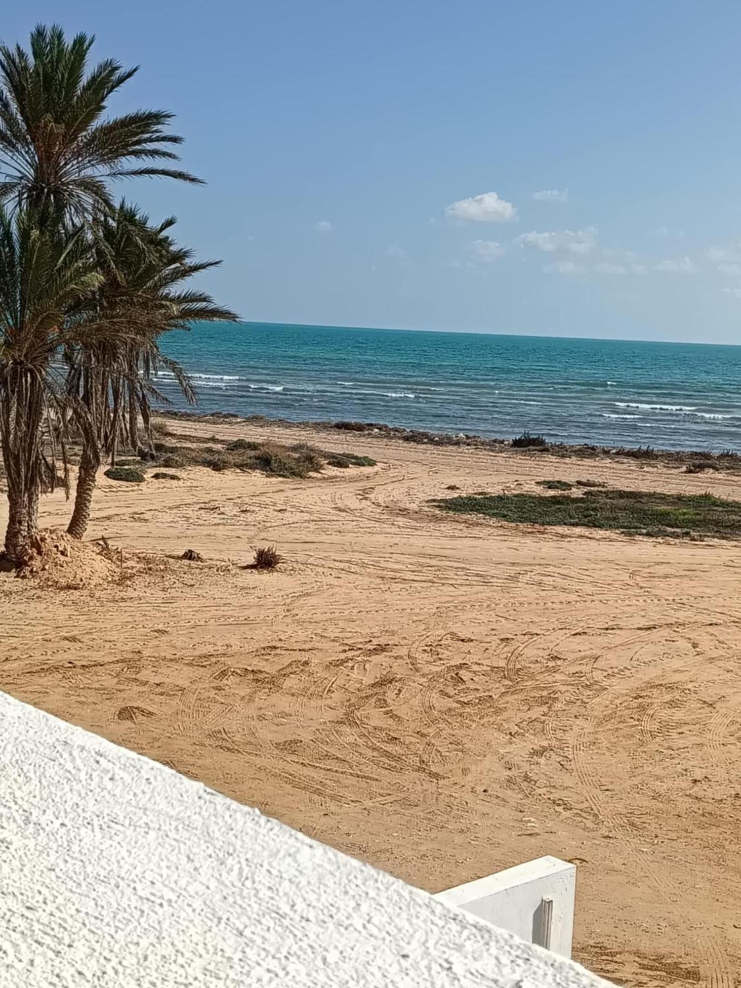 Villa Djerba Bord De Mer Al Haddadah Exterior foto