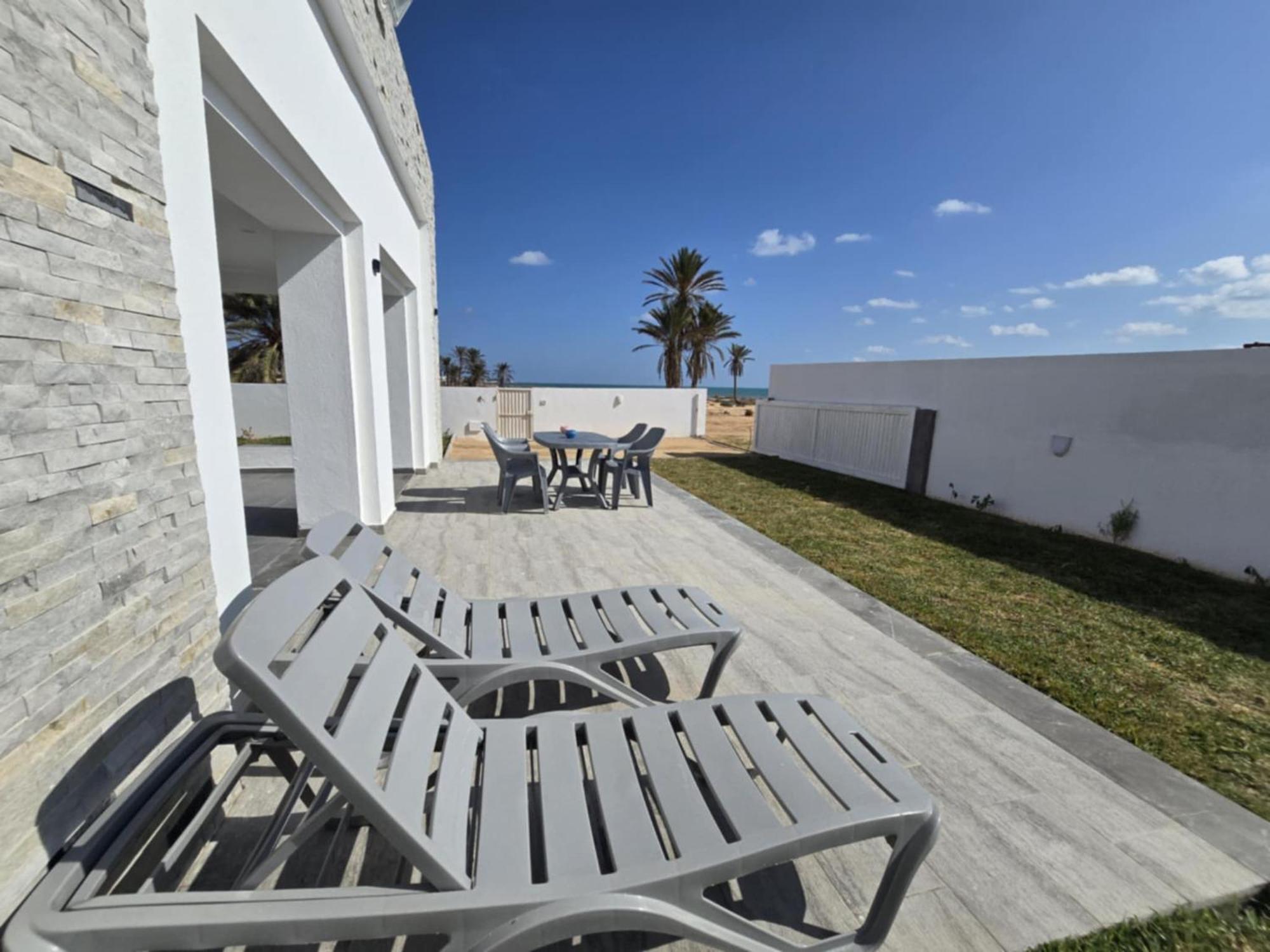 Villa Djerba Bord De Mer Al Haddadah Exterior foto