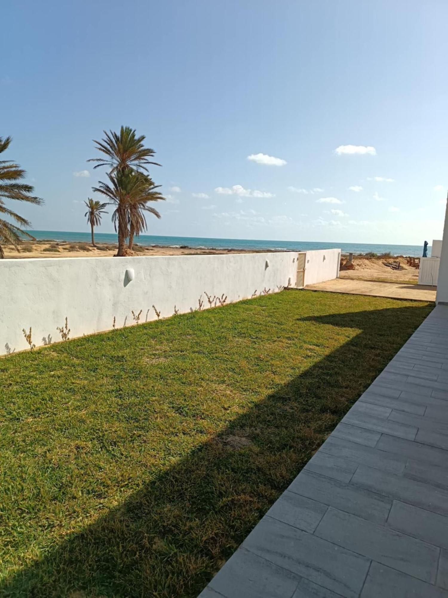 Villa Djerba Bord De Mer Al Haddadah Exterior foto