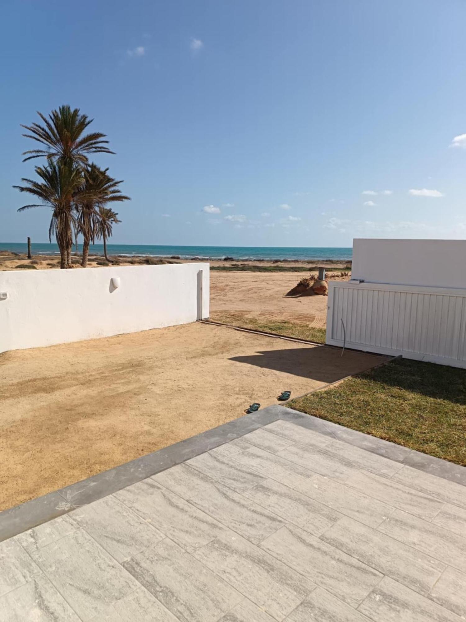 Villa Djerba Bord De Mer Al Haddadah Exterior foto