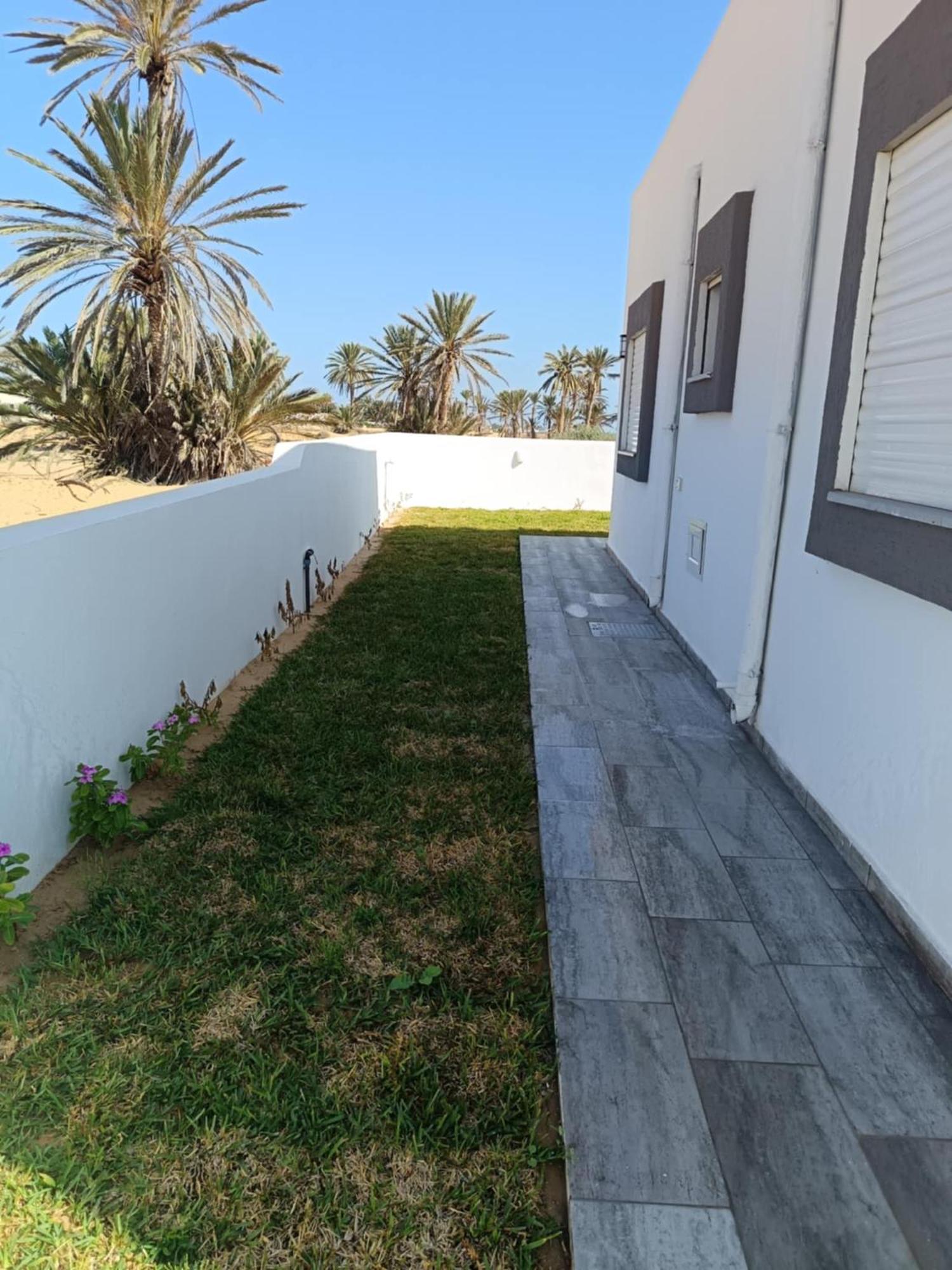 Villa Djerba Bord De Mer Al Haddadah Exterior foto